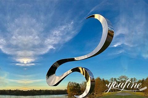 mirror stainless steel sculpture