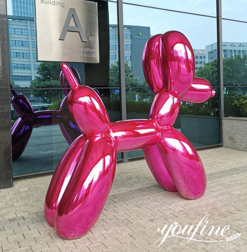 metal balloon dog sculpture with brioght finish