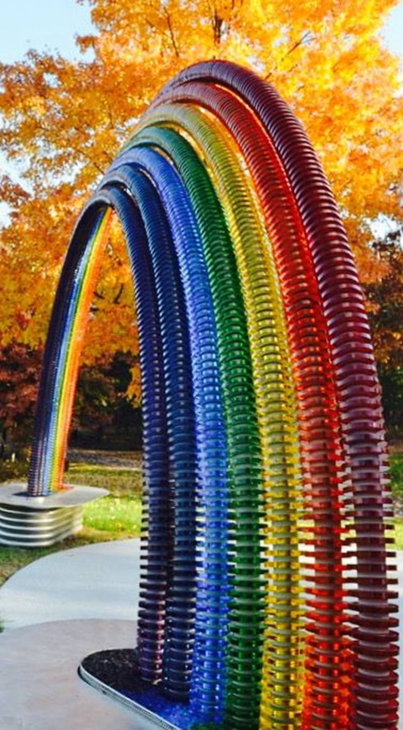 metal rainbow sculpture (3)
