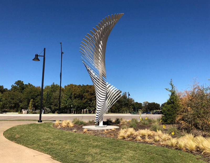 stainless steel wing sculpture (1)