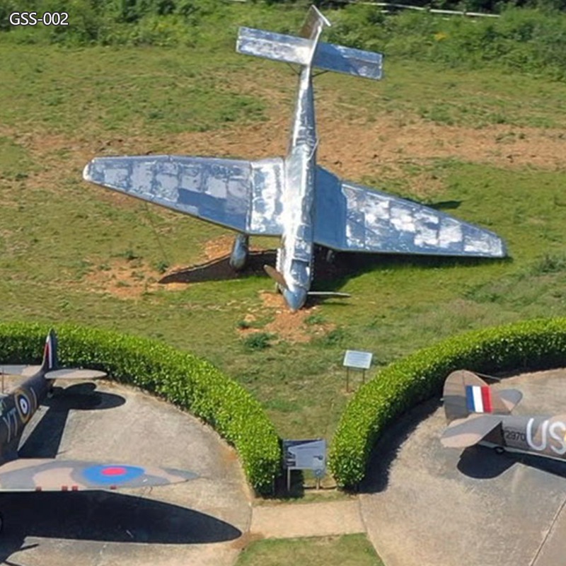 airplane sculpture (1)